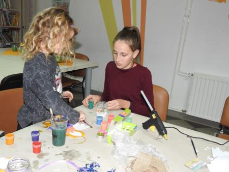 Predpraznična ustvarjalna delavnica v Knjižnici in čitalnici Razkrižje 4